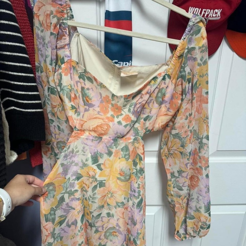 Showpo Dress - Picture 4 of 4
